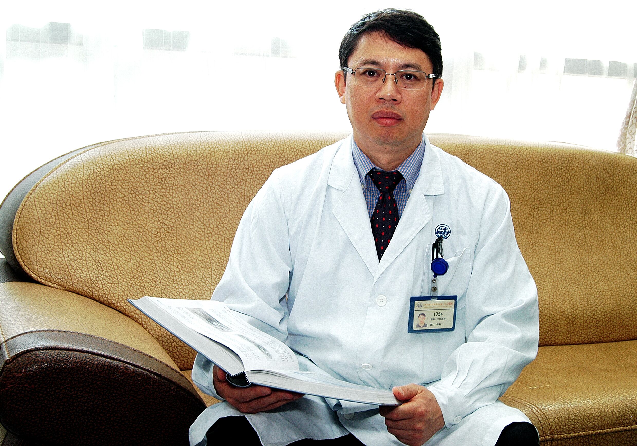 Zude Liu